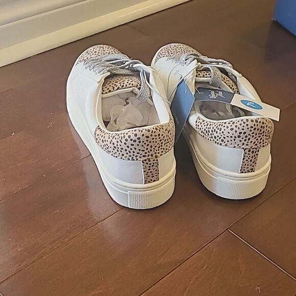 Universal THREAD CADEY MEMPRY FOAM SNEAKERS NEW 7.5 - Picture 8 of 8